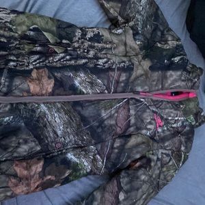 Mossy oak puffer jacket medium in women’s barley worn